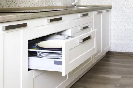 Benefits-of-Bondic-Over-Standard-Glues-Kitchen-cabinets