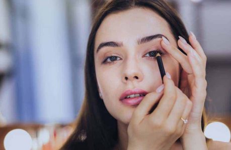 Tips for Getting the Most Out of Your Eyelash Curler - eyeliner